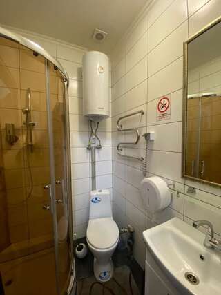 Апарт-отели Apart Hotel Винница Стандартный четырехместный номер-25